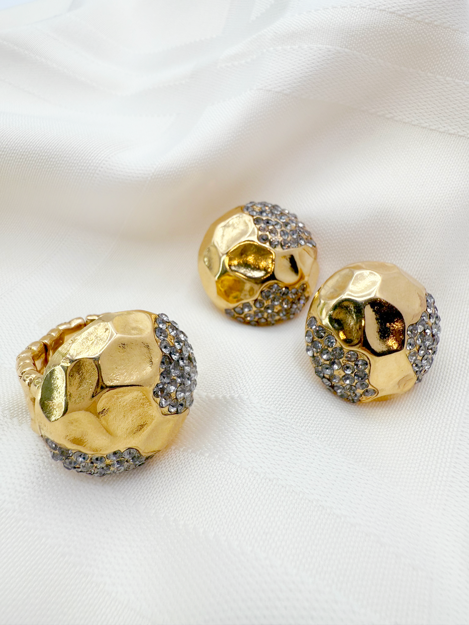 Sculpted Gold & Crystal Dome Ring – Adjustable Statement Piece