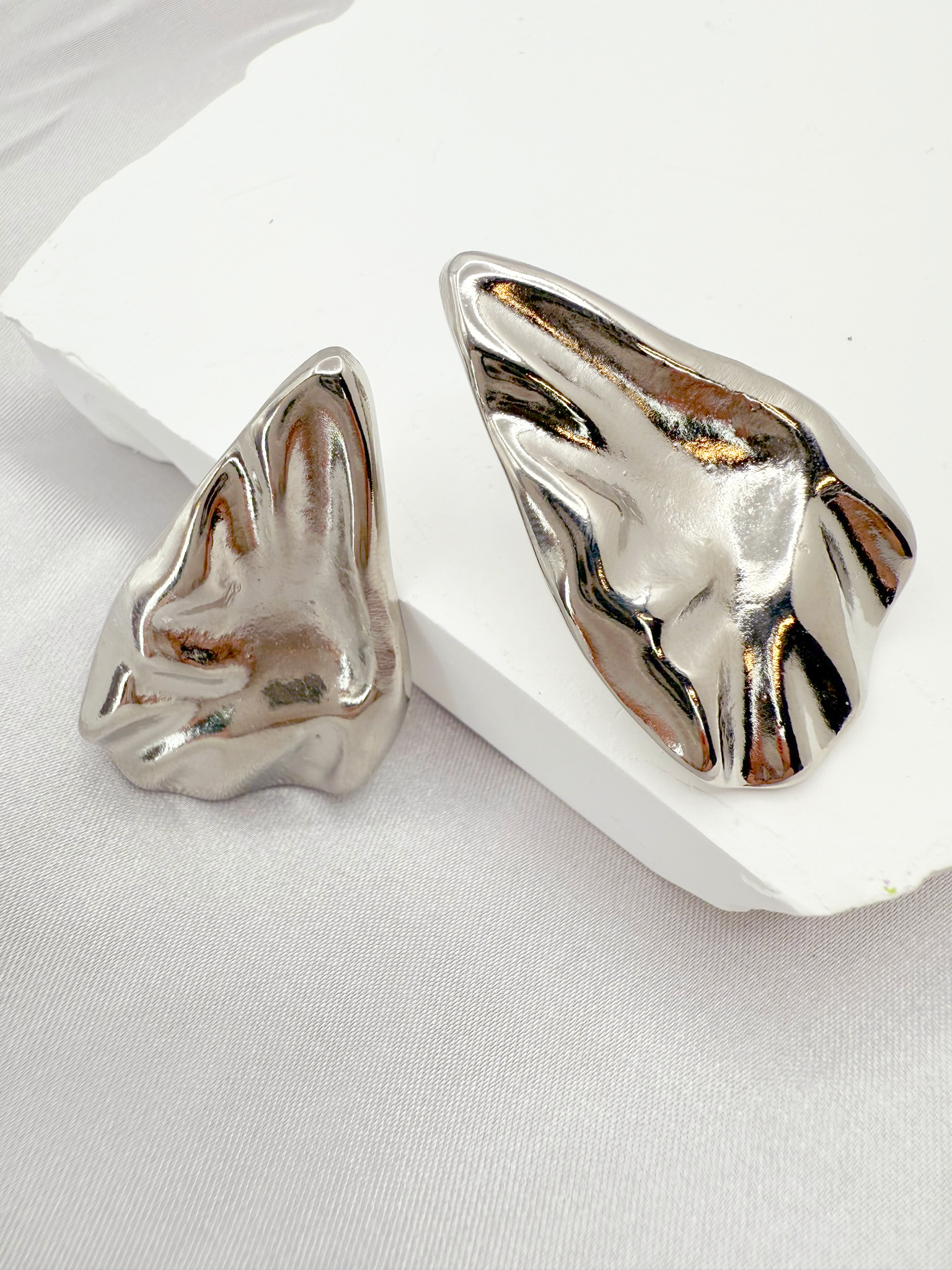 Liquid Metal Earrings – Modern Sculptural Design