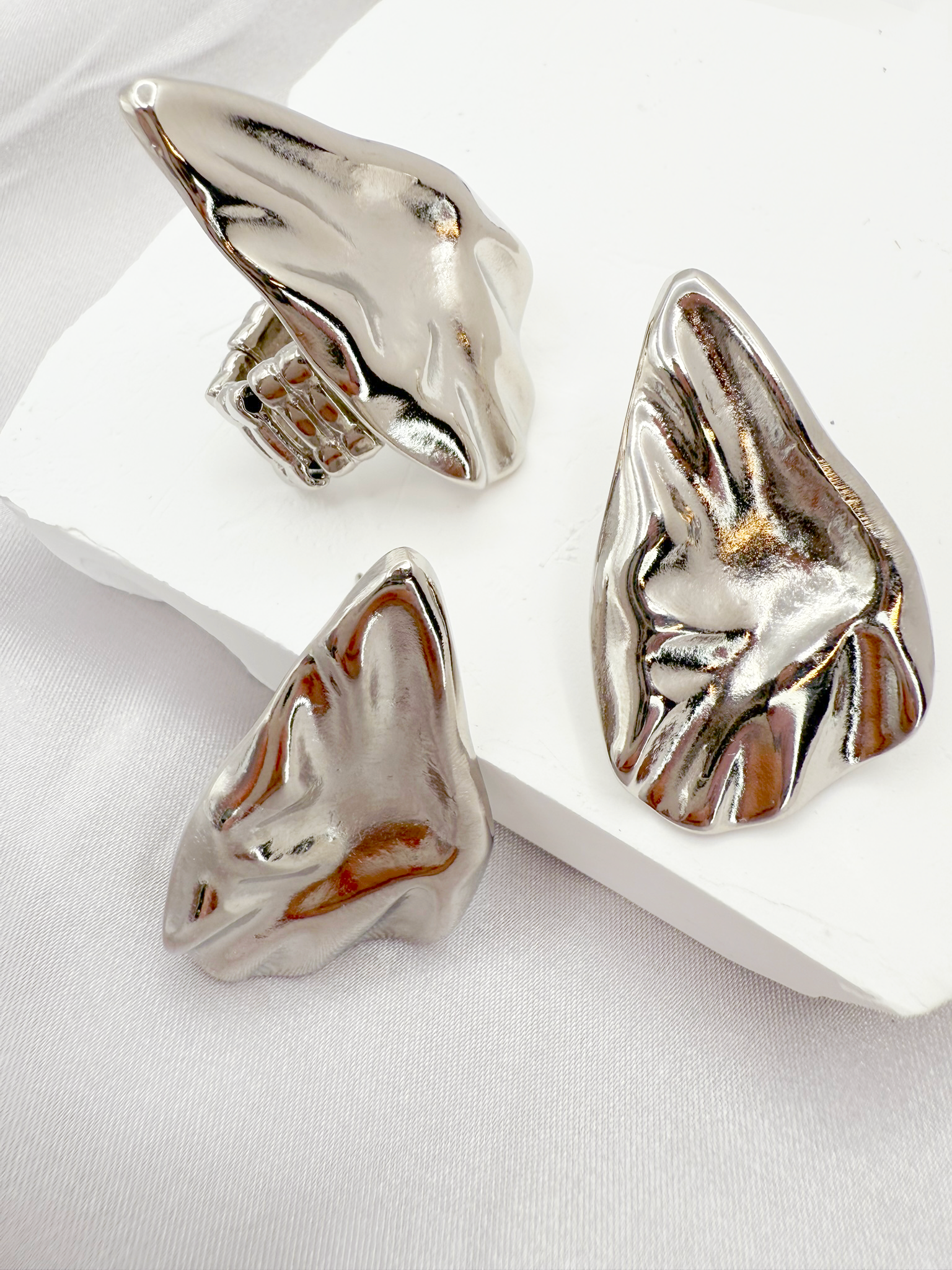 Liquid Metal Adjustable Ring – Modern Sculptural Design