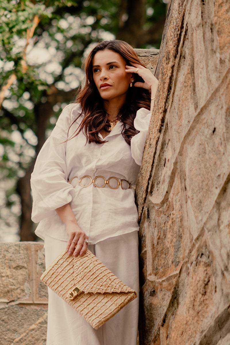 Coastal Handcrafted Clutch – Natural Straw with Gold Clasp Detail