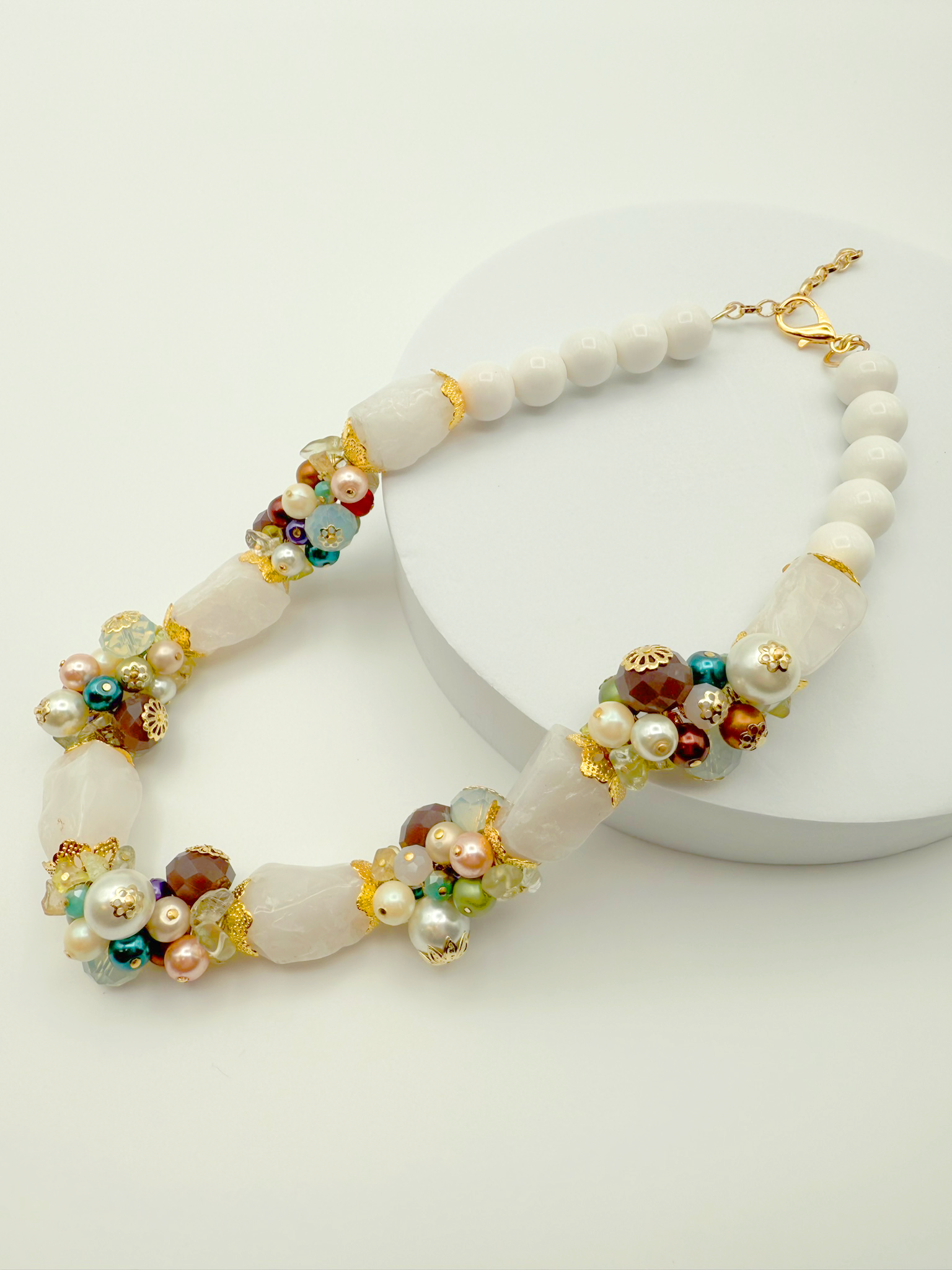 Quartz Blossom Necklace – Elegance in Quartz, Crystal, and Pearl