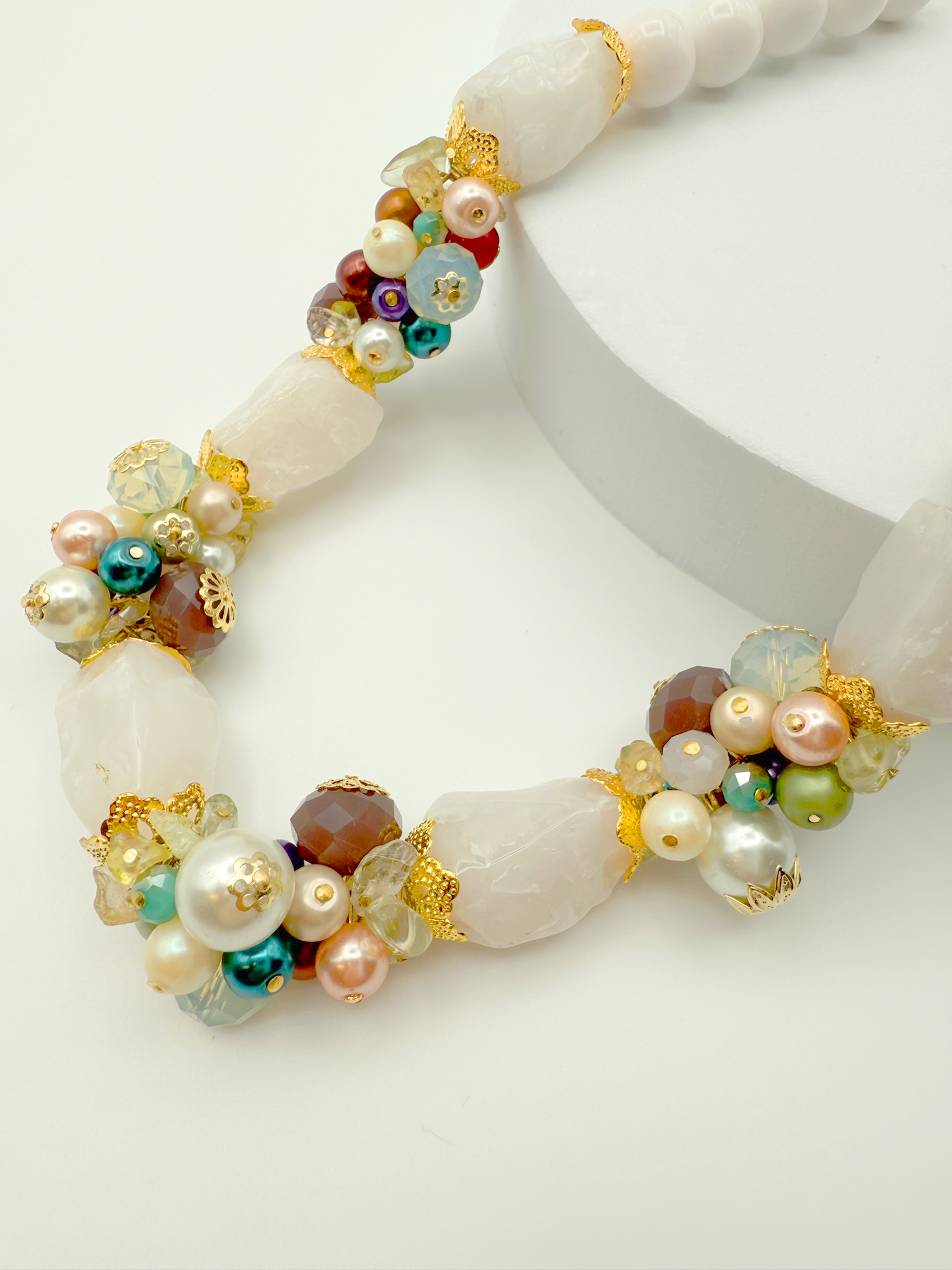 Quartz Blossom Necklace – Elegance in Quartz, Crystal, and Pearl