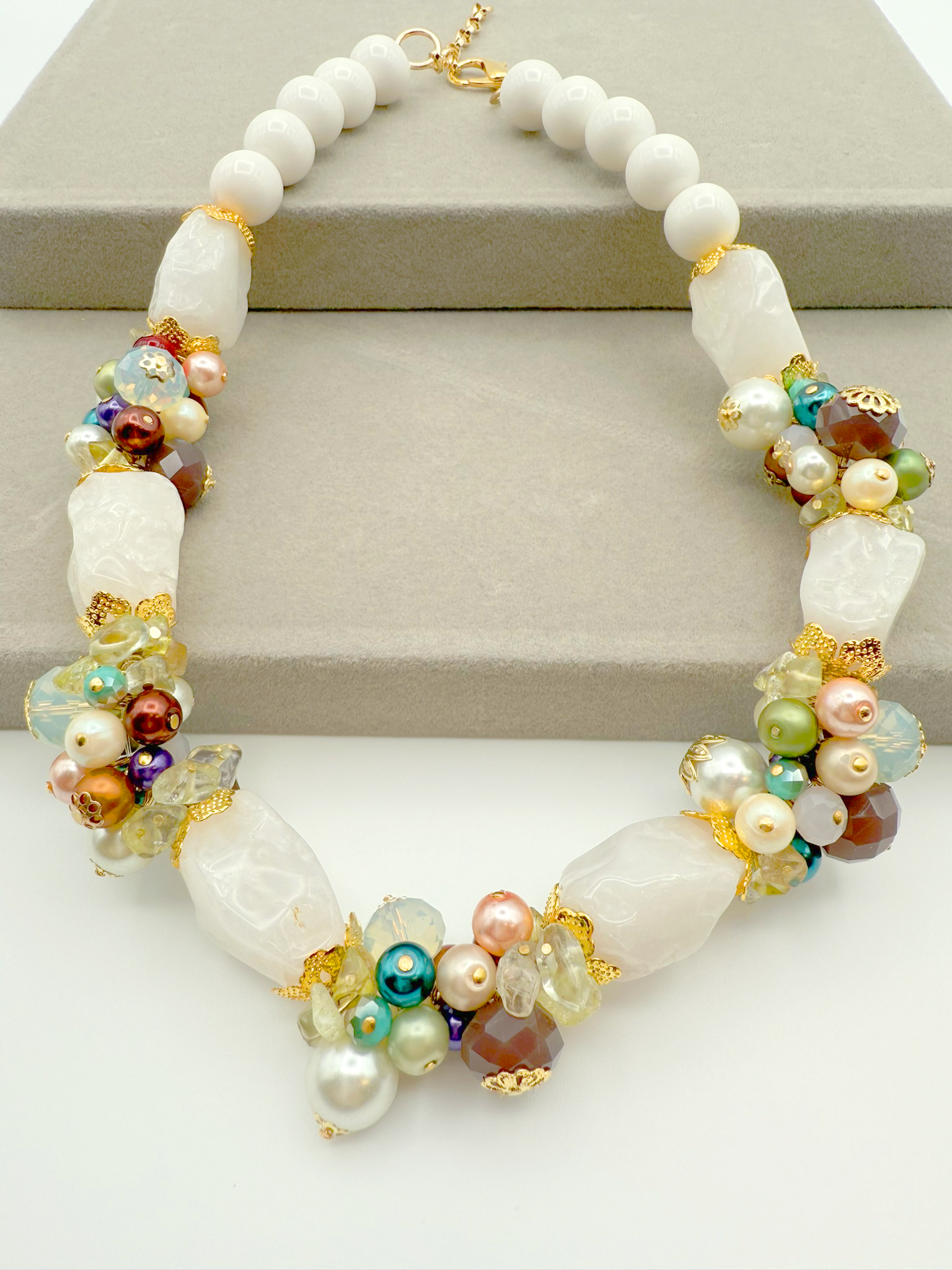 Quartz Blossom Necklace – Elegance in Quartz, Crystal, and Pearl