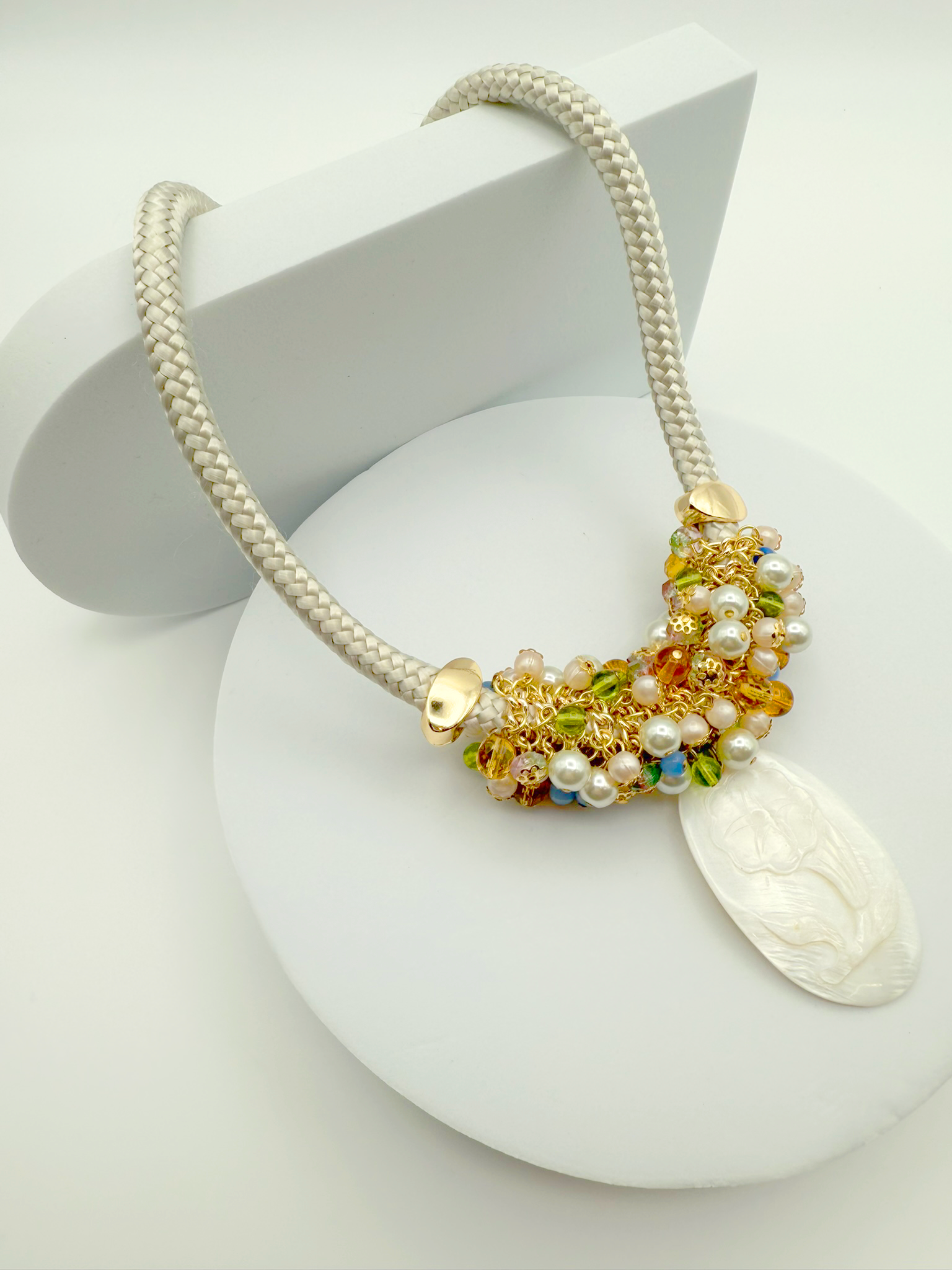 Floral Pearl Cascade Necklace – Timeless Elegance