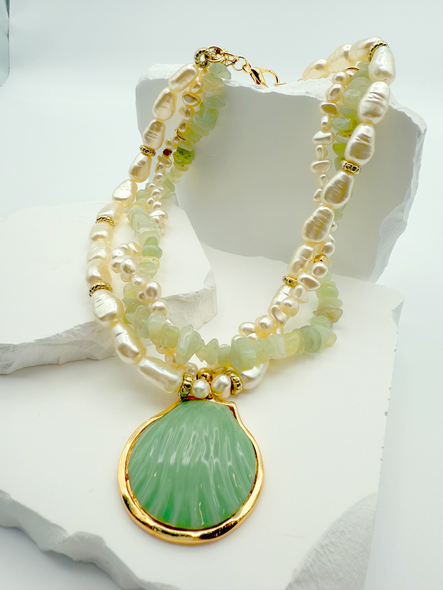 Aqua Jade Shell Necklace – Pearls, Green Calcite, and Resin