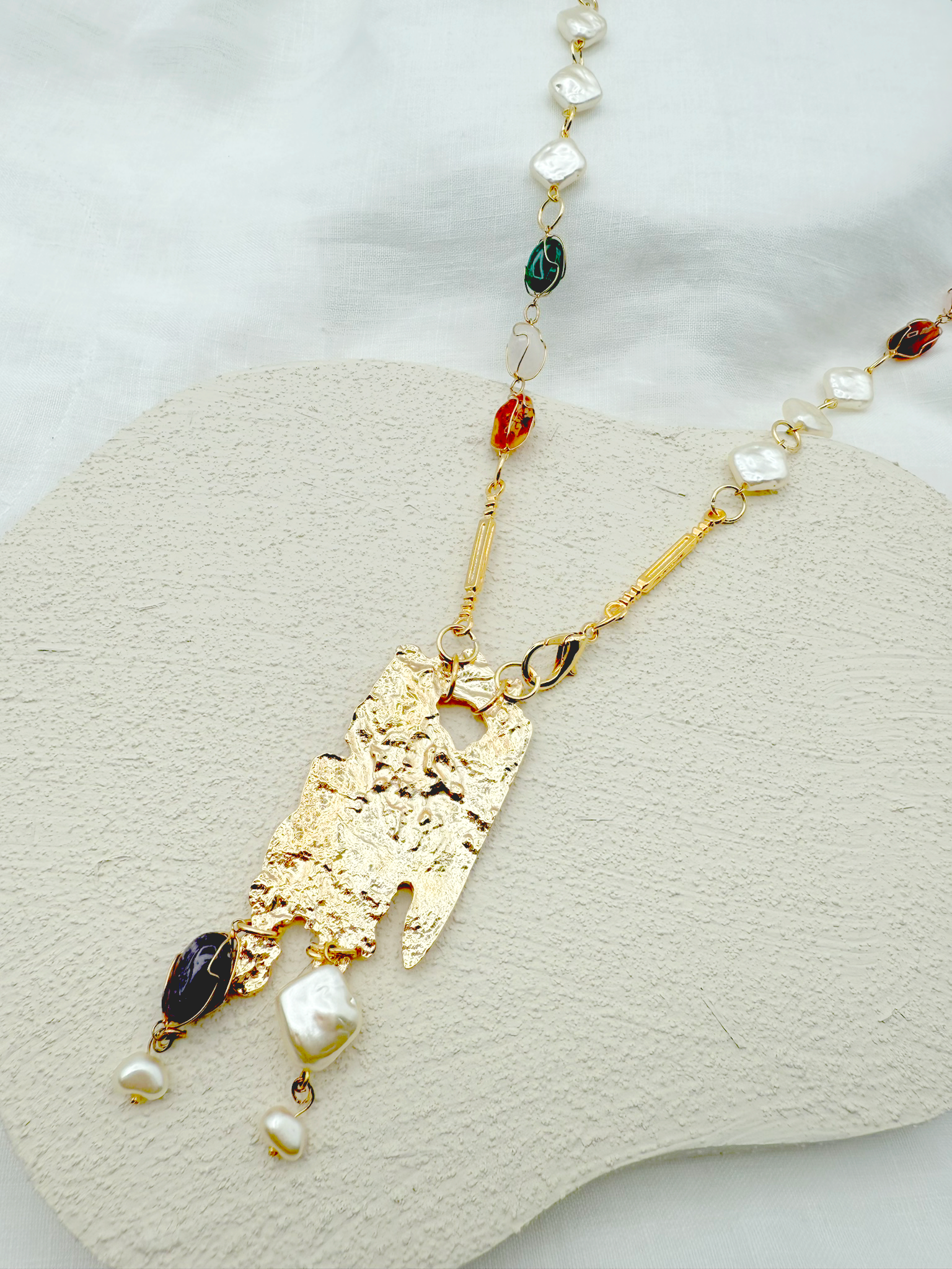Golden Aura Agate Necklace – Versatile Handcrafted Elegance