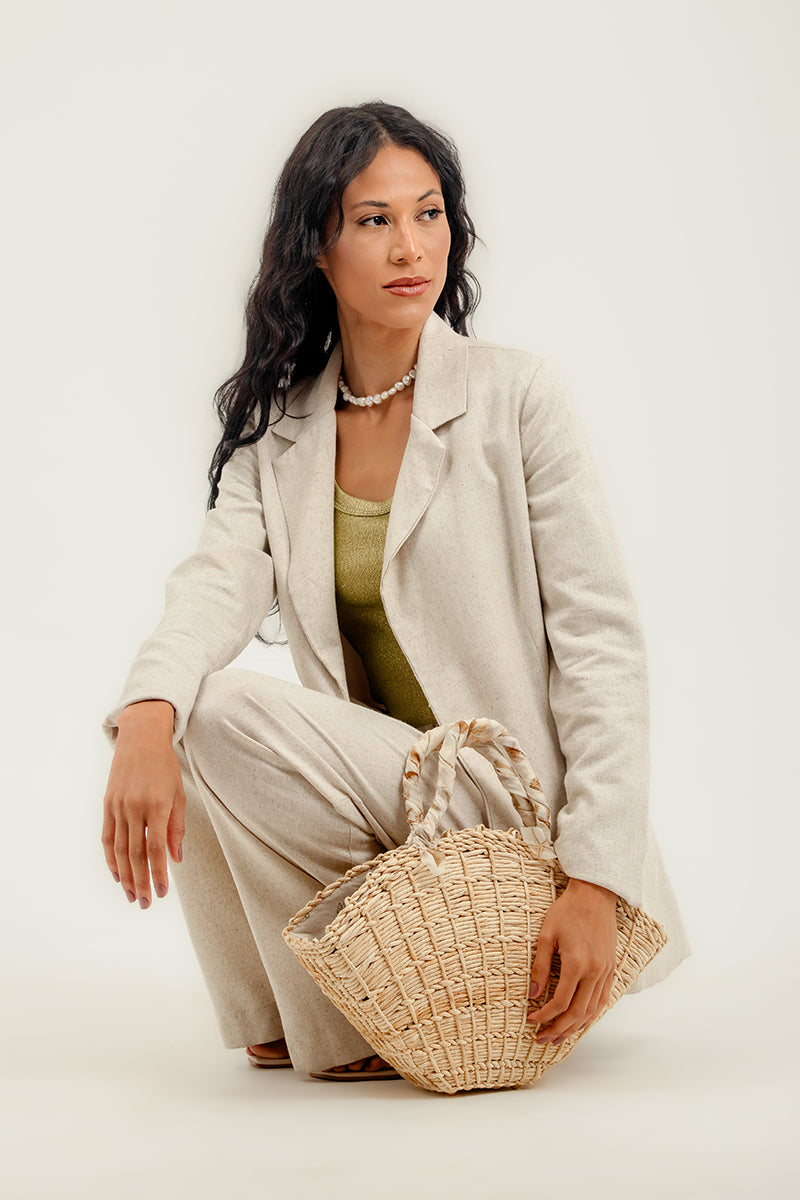 Golden Shell Straw Handbag – Natural Fibers with Beach-Inspired Scarf Handle