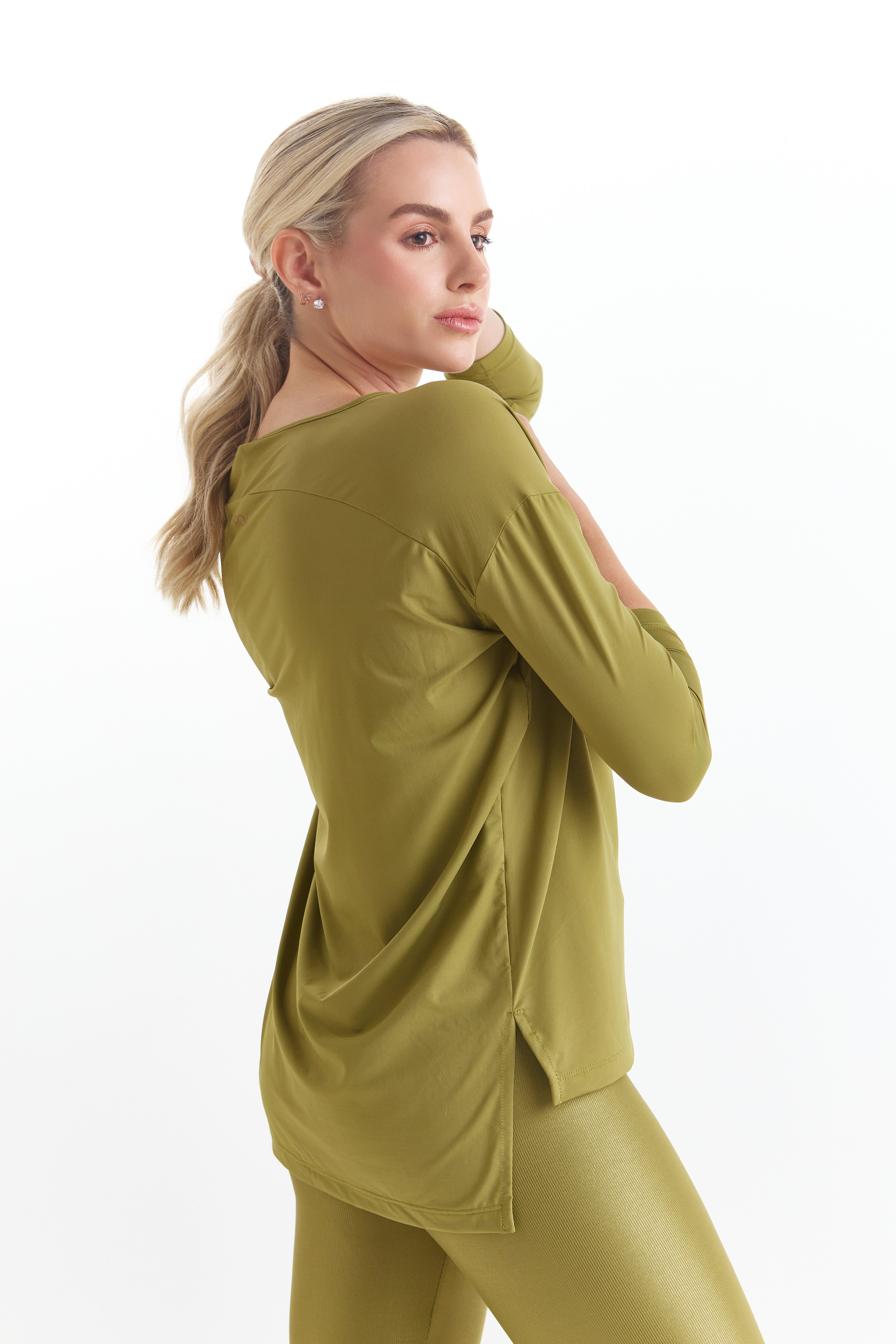 Elegant Lumi Flow Shirt - 3/4 sleeve Boat neck