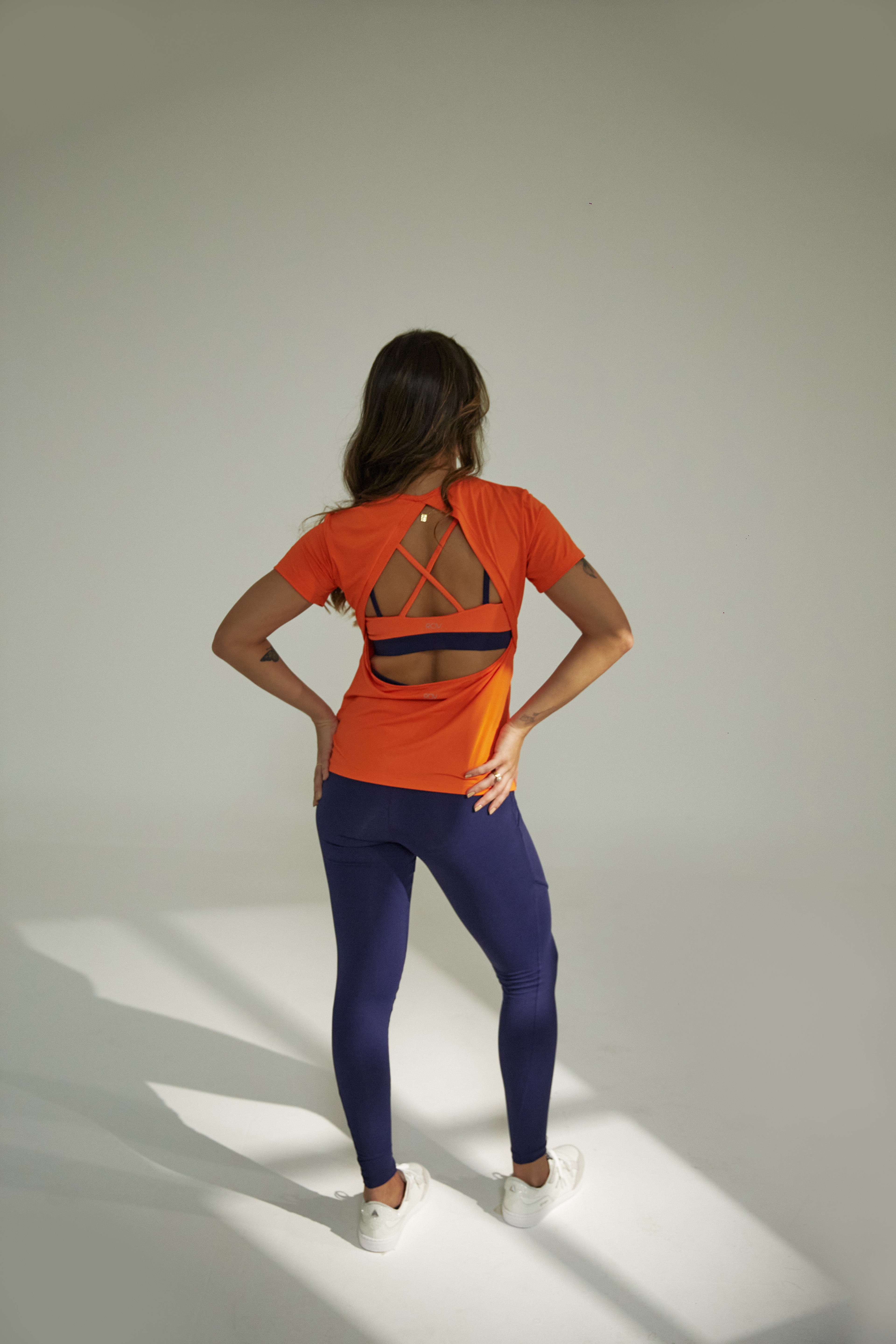 Rise Breeze Open-Back T-Shirt - Short Sleeve Lightweight Activewear Top with Stylish Cutout Design