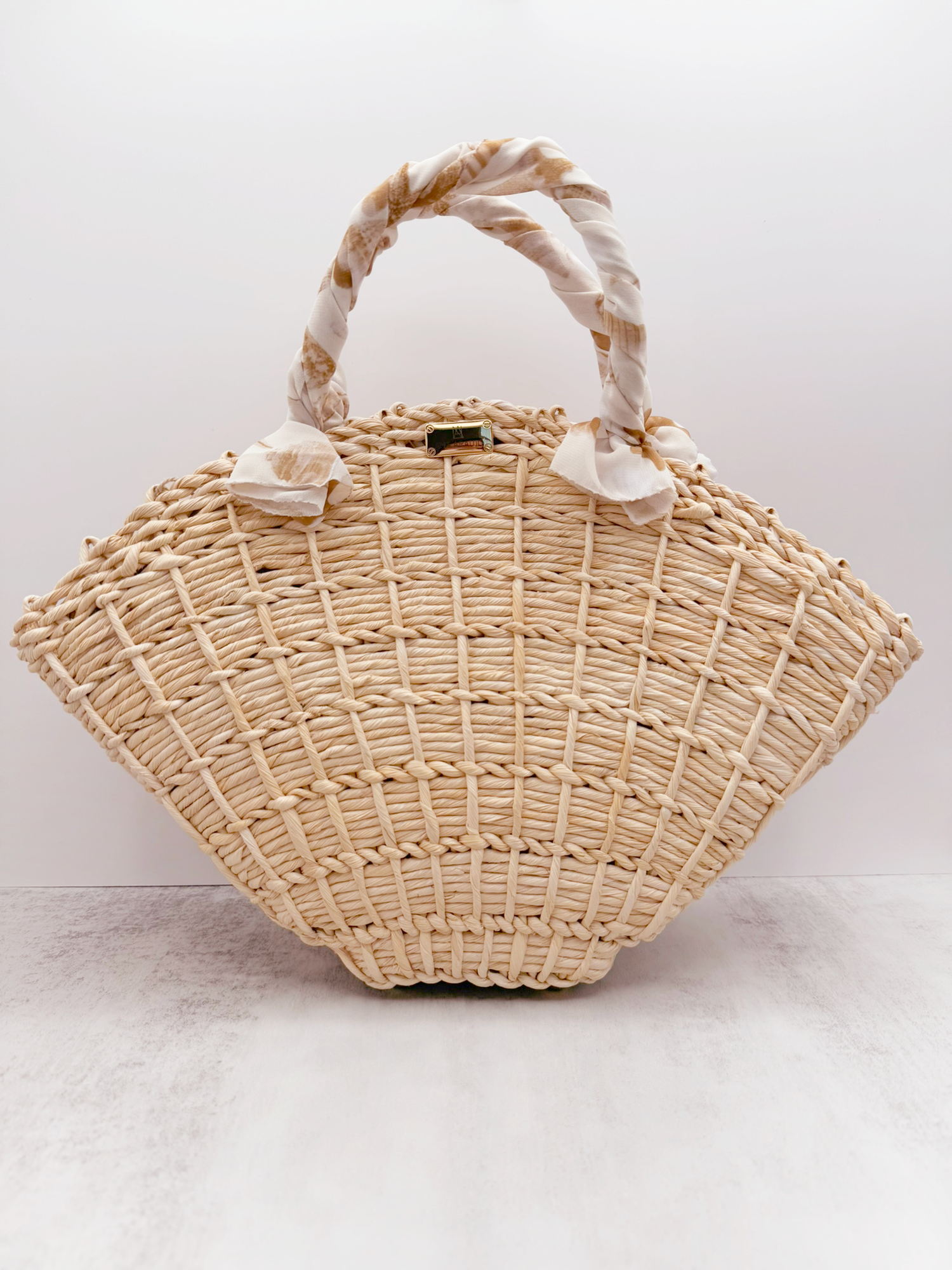 Golden Shell Straw Handbag – Natural Fibers with Beach-Inspired Scarf Handle